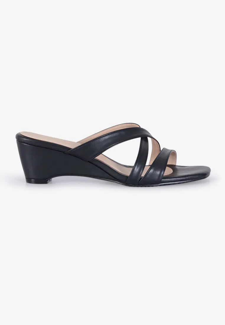 Connor Criss Cross Strappy Sandals - Black